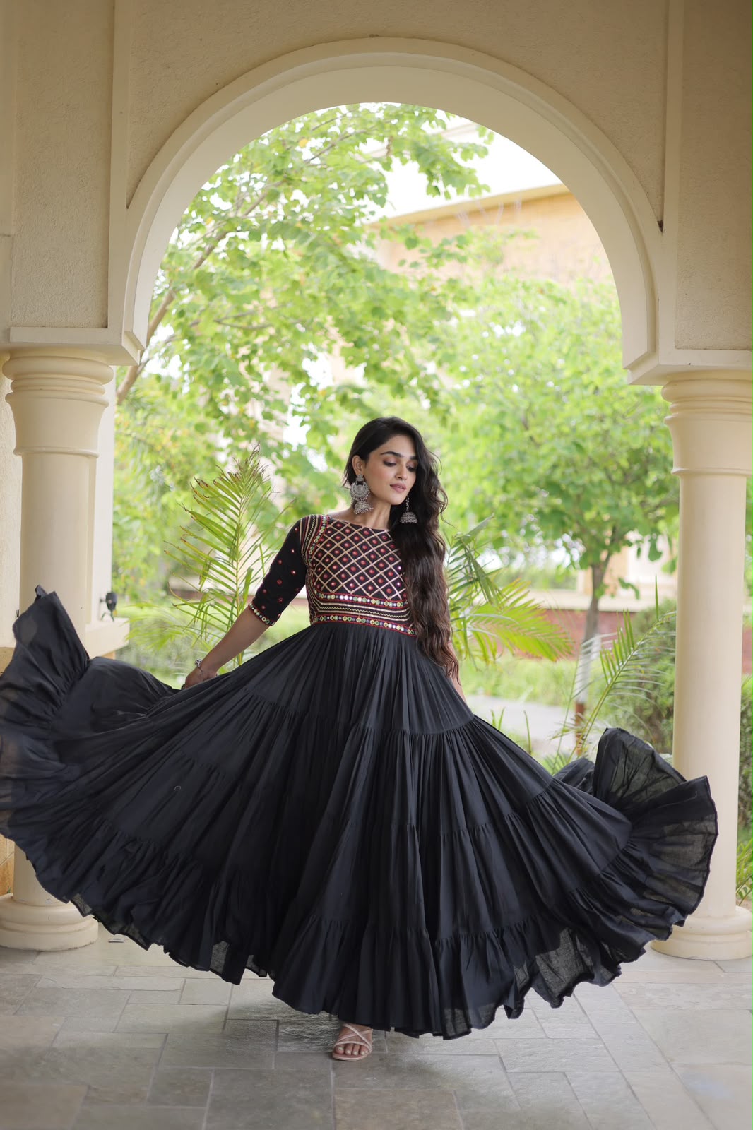 LW 9346 Black Kora Cotton Gown - view 2