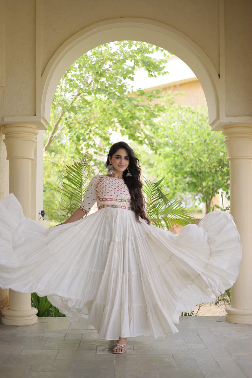 LW 9346 Black Kora Cotton Gown - view 3
