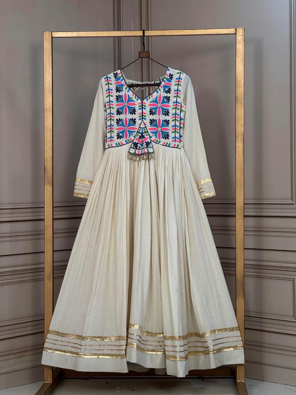 LW 9347 White Kora Cotton Gown - view 2