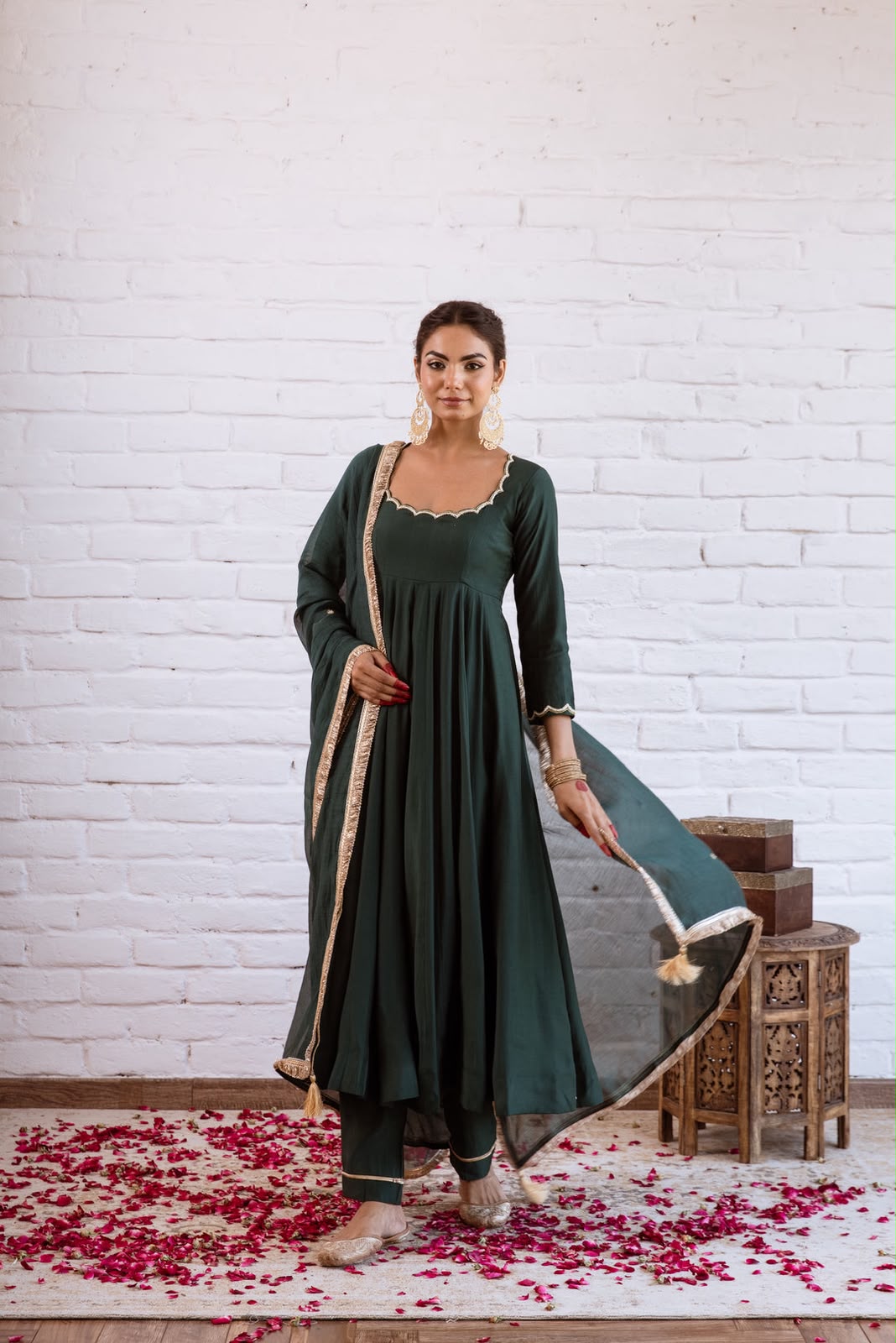 SRK 5324 Vichitra Silk Gown - view 2