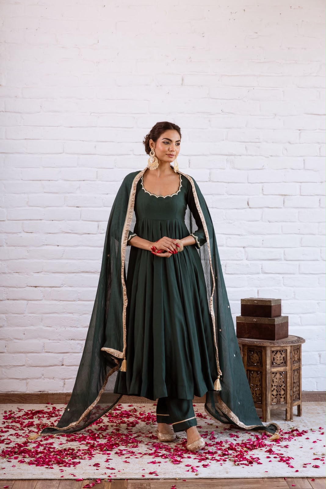 SRK 5324 Vichitra Silk Gown - view 6