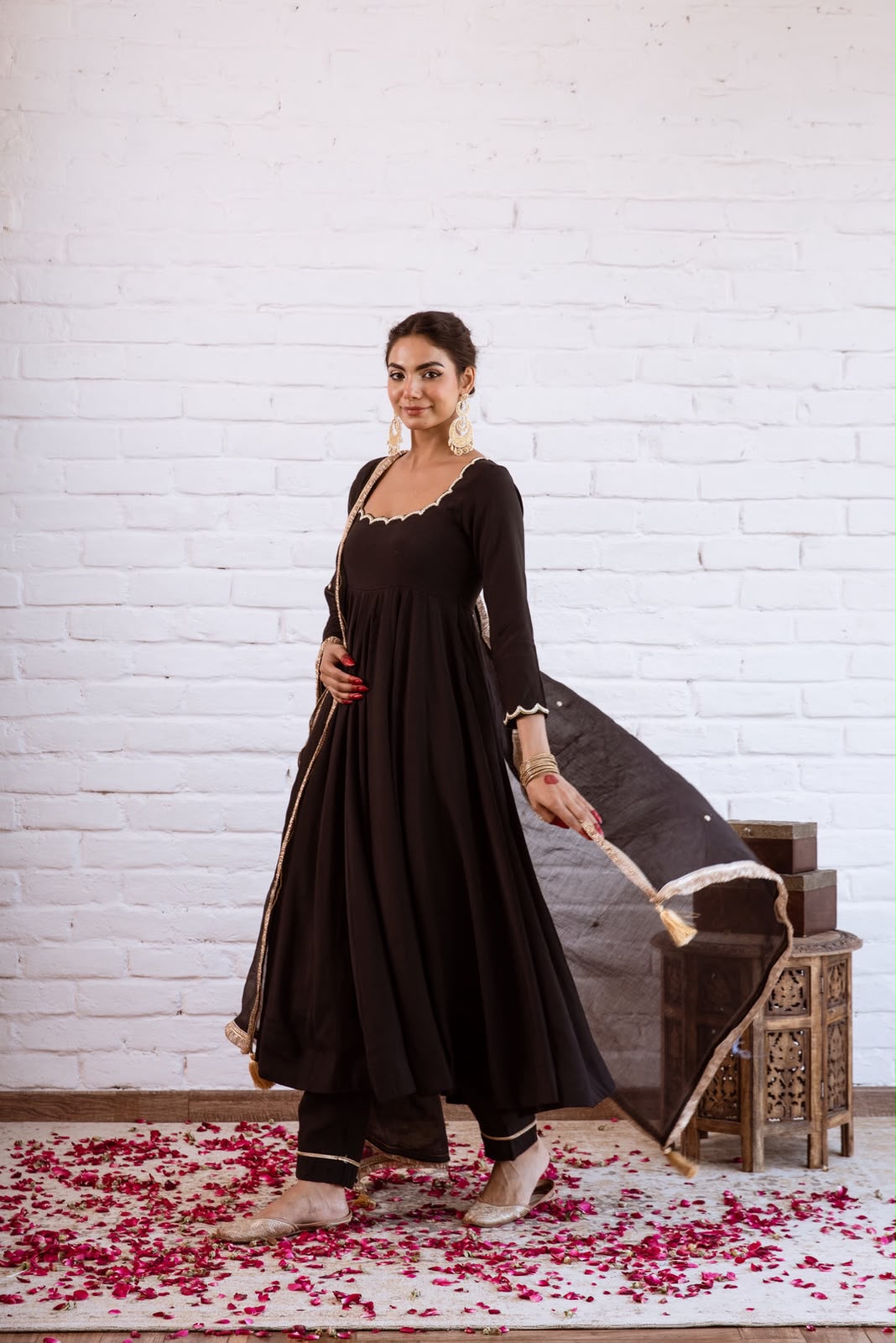 SRK 5324 Vichitra Silk Gown - view 8