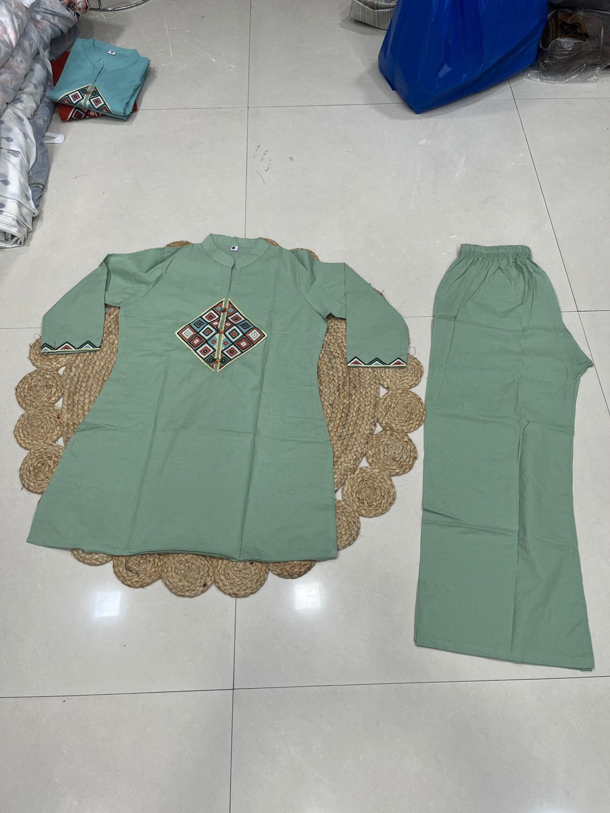 FVD Siqndar Variyali Dhabu Cotton Kurti Pant Set