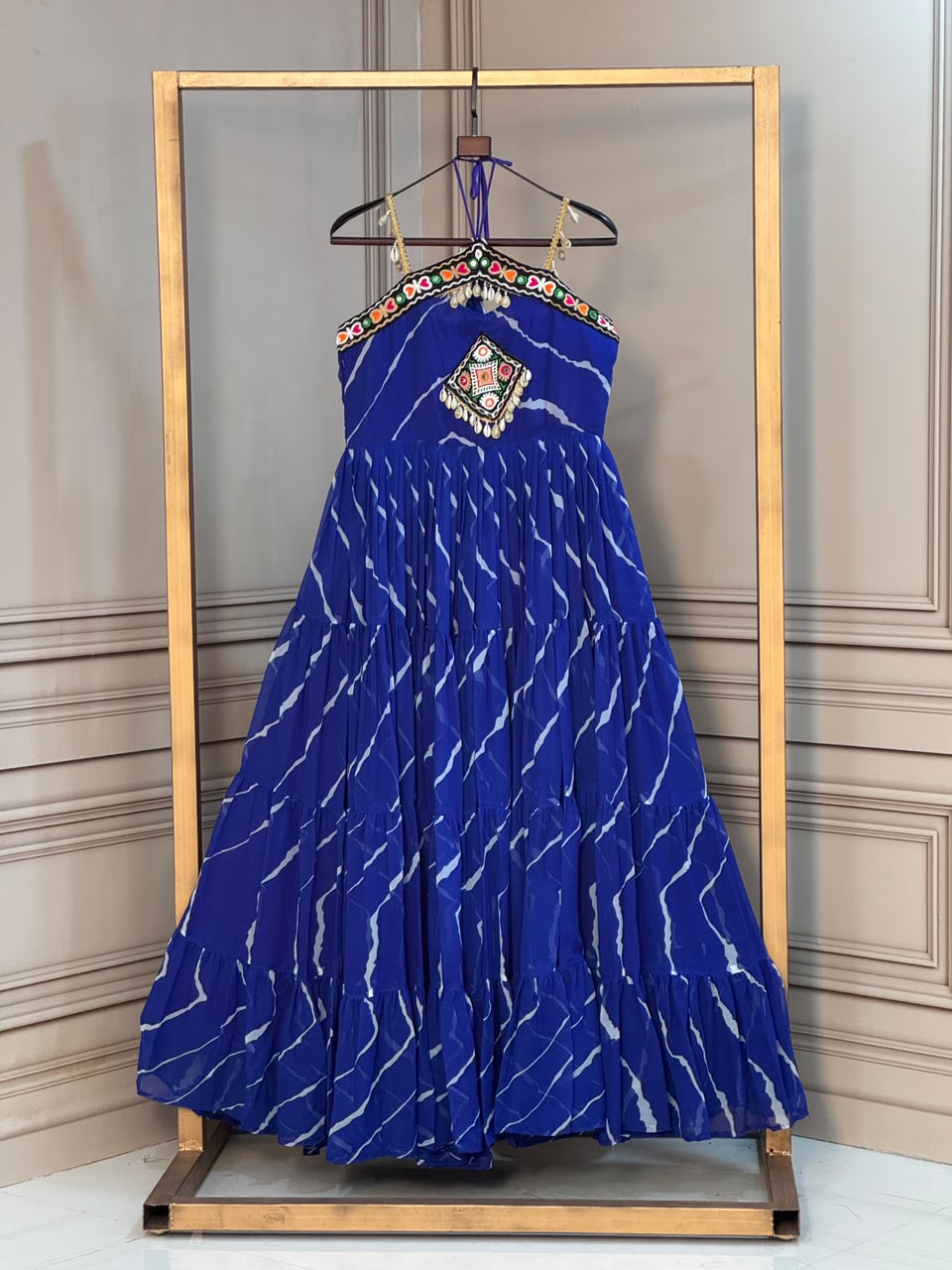 KA 1270 Laheriya Gown Design