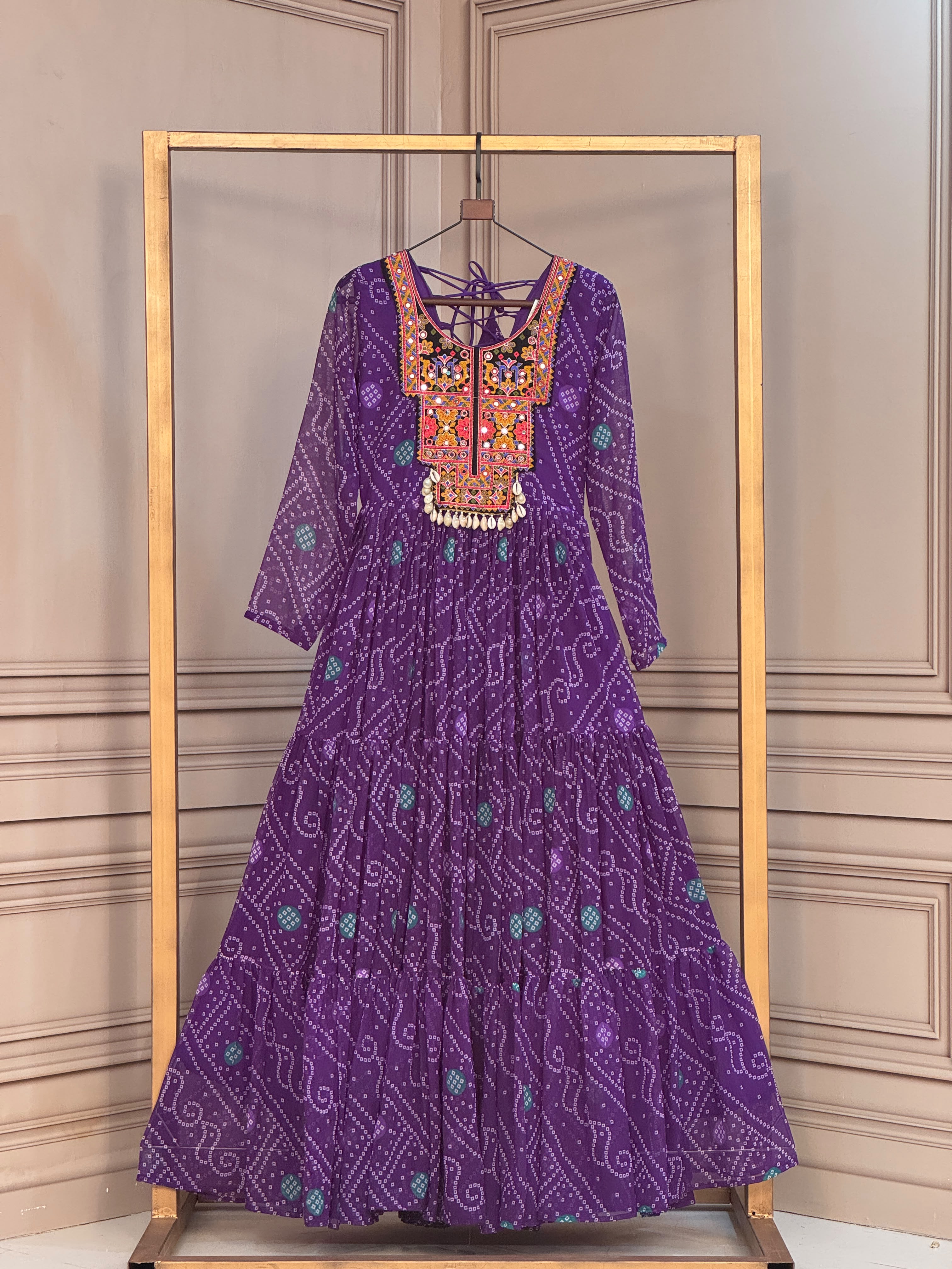 KA 1276 Bandhani Gown Design