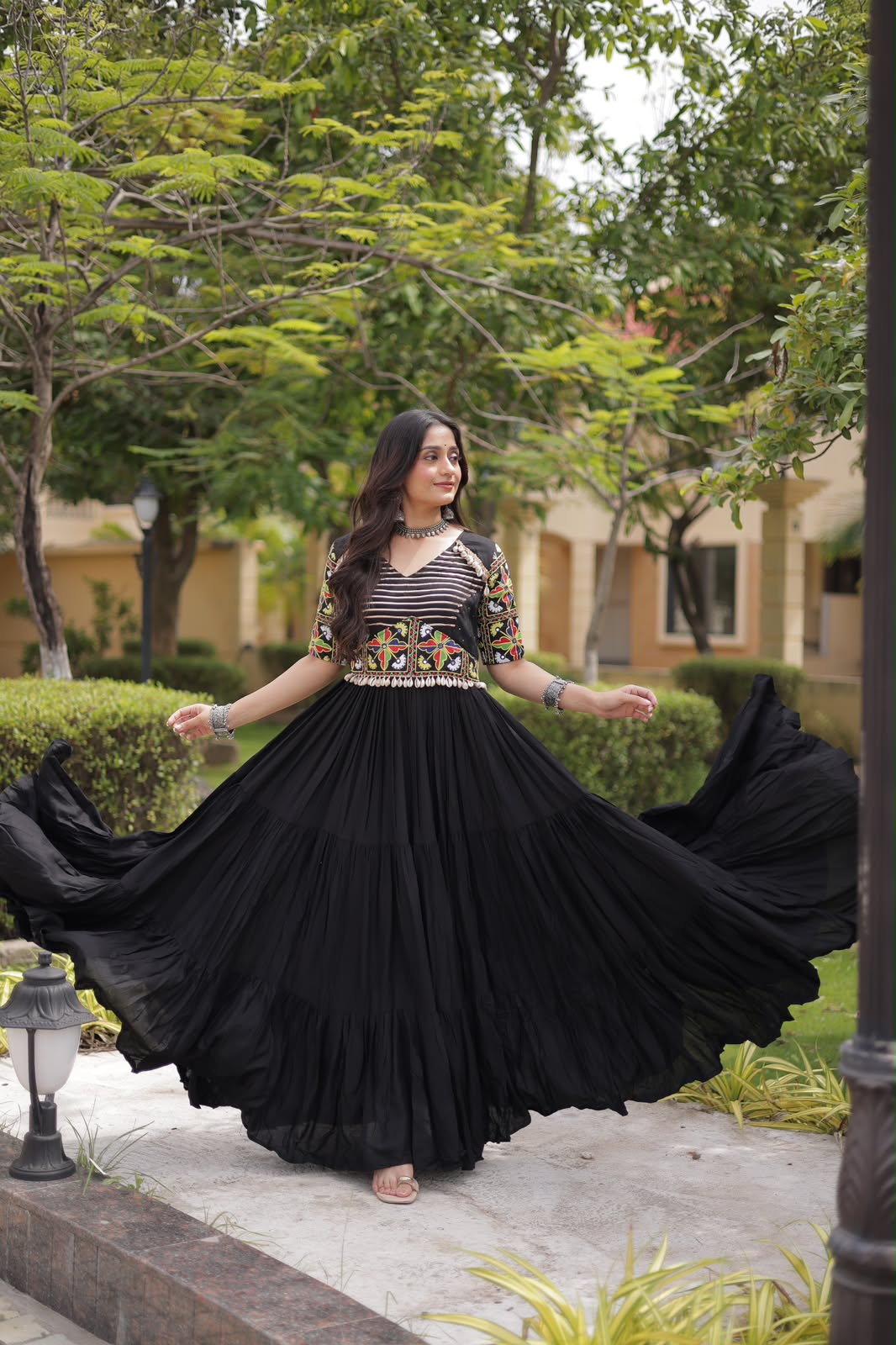 LW 9354 Black 14 Kg Reyon Gown - view 2