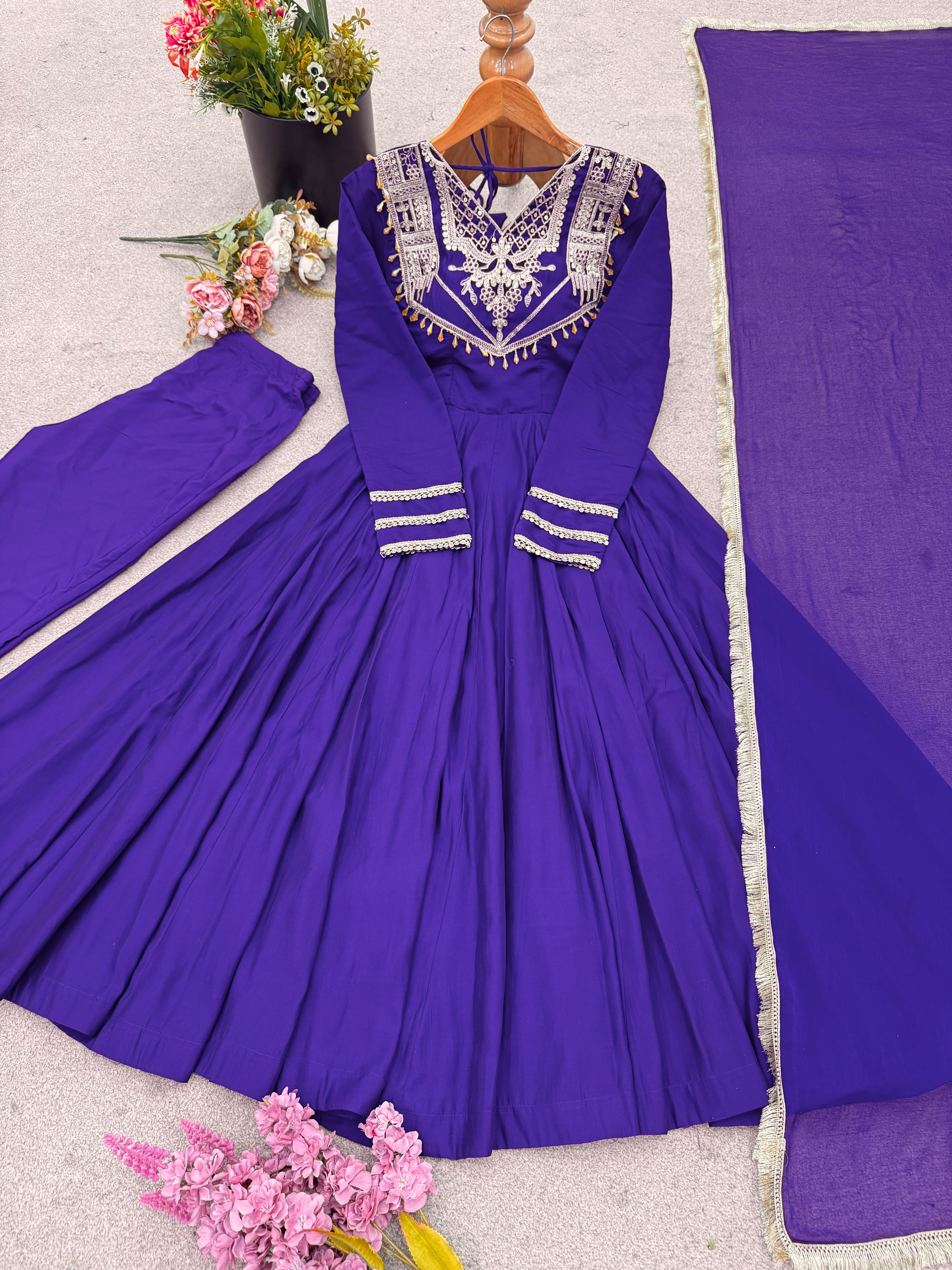 ZSR 3149 Roman Silk Gown - view 3